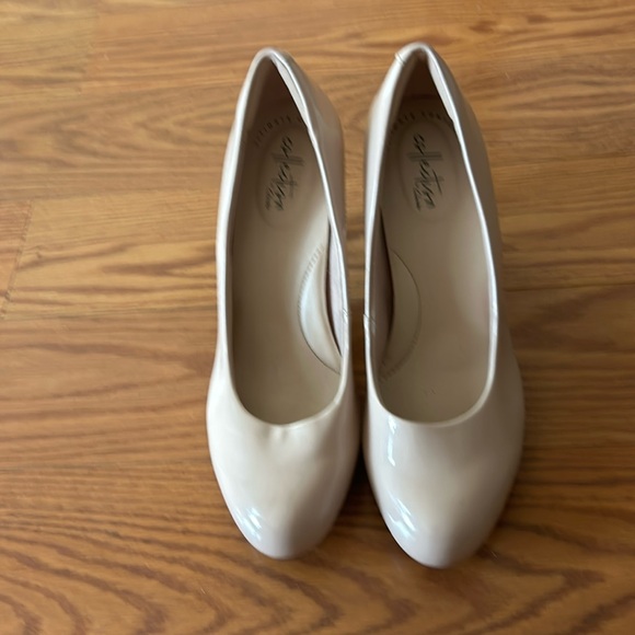 Shoes - Picture 1 of 5